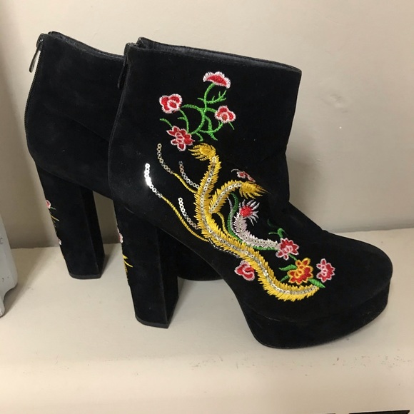 BooHoo Platform Velvet Dragon Embroidered Booties - Picture 4 of 15